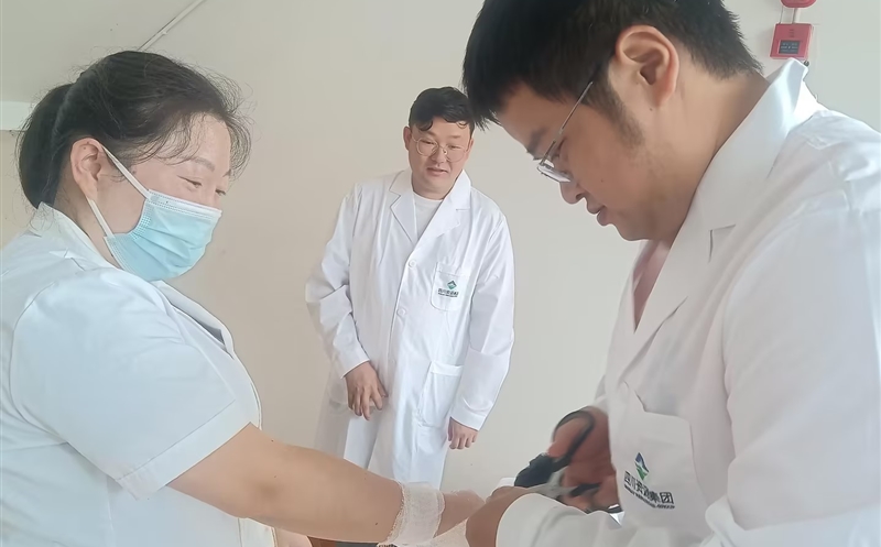 ������˾��չ��ѧ����Ӧ������ ĥ������ս����